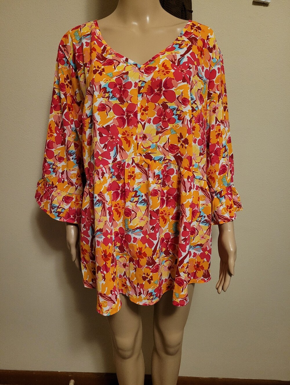 Size 3X Floral Print Ruffle 3/4 Sleeve Babydoll Style Blouse.